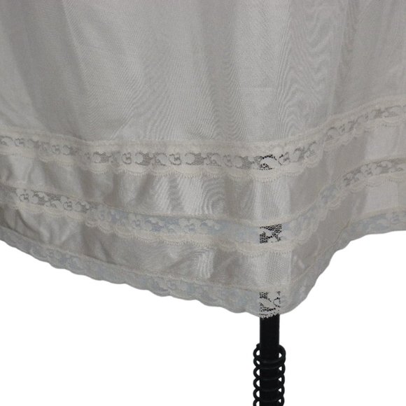 Dawn to Dusk Womens White Half Slip with Lace‎ Hem, Plus Size 1X, 33/35 - Picture 2 of 6